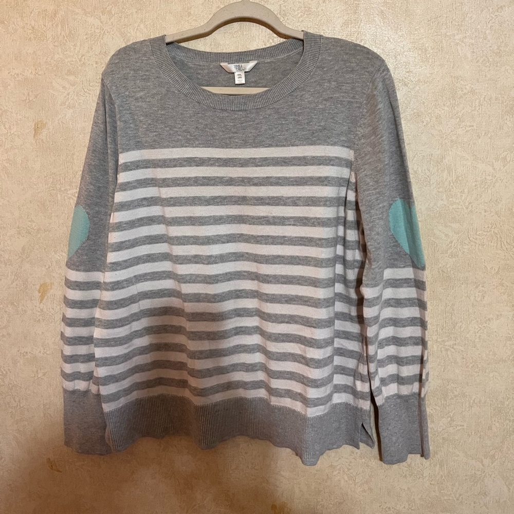 🩵Grey and White Striped Sweater very beautiful. 🌸 - Picture 9 of 12